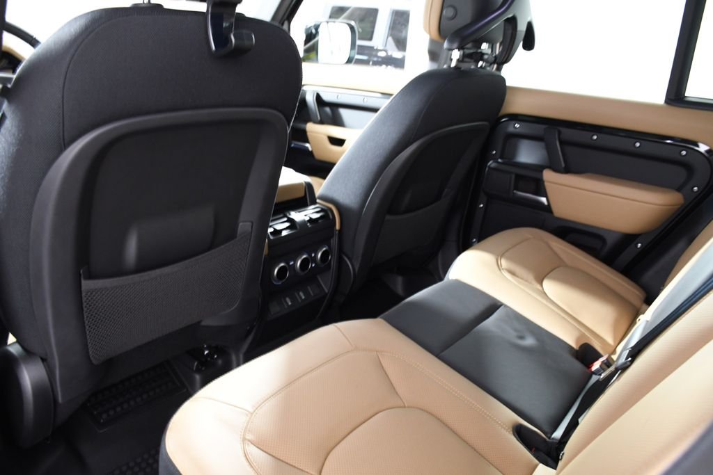 New 2026 Santorini Blk Land Rover X image 27
