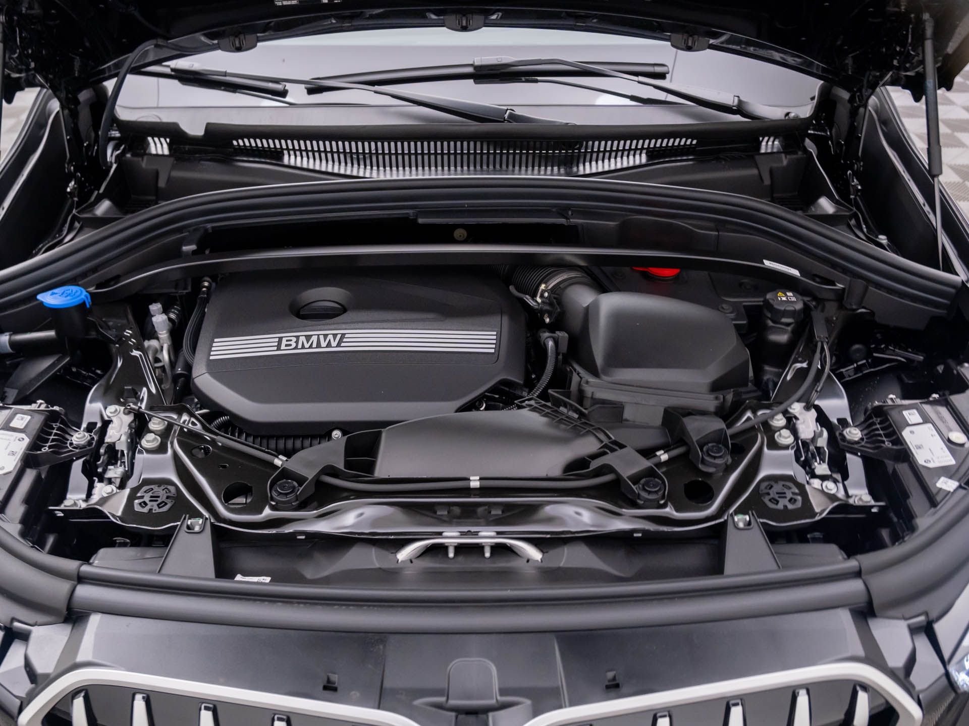 New 2026 Jet Black BMW xDrive28i image 30