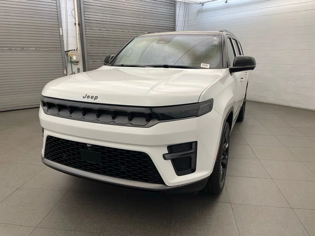 New 2026 White Jeep Summit Reserve image 8
