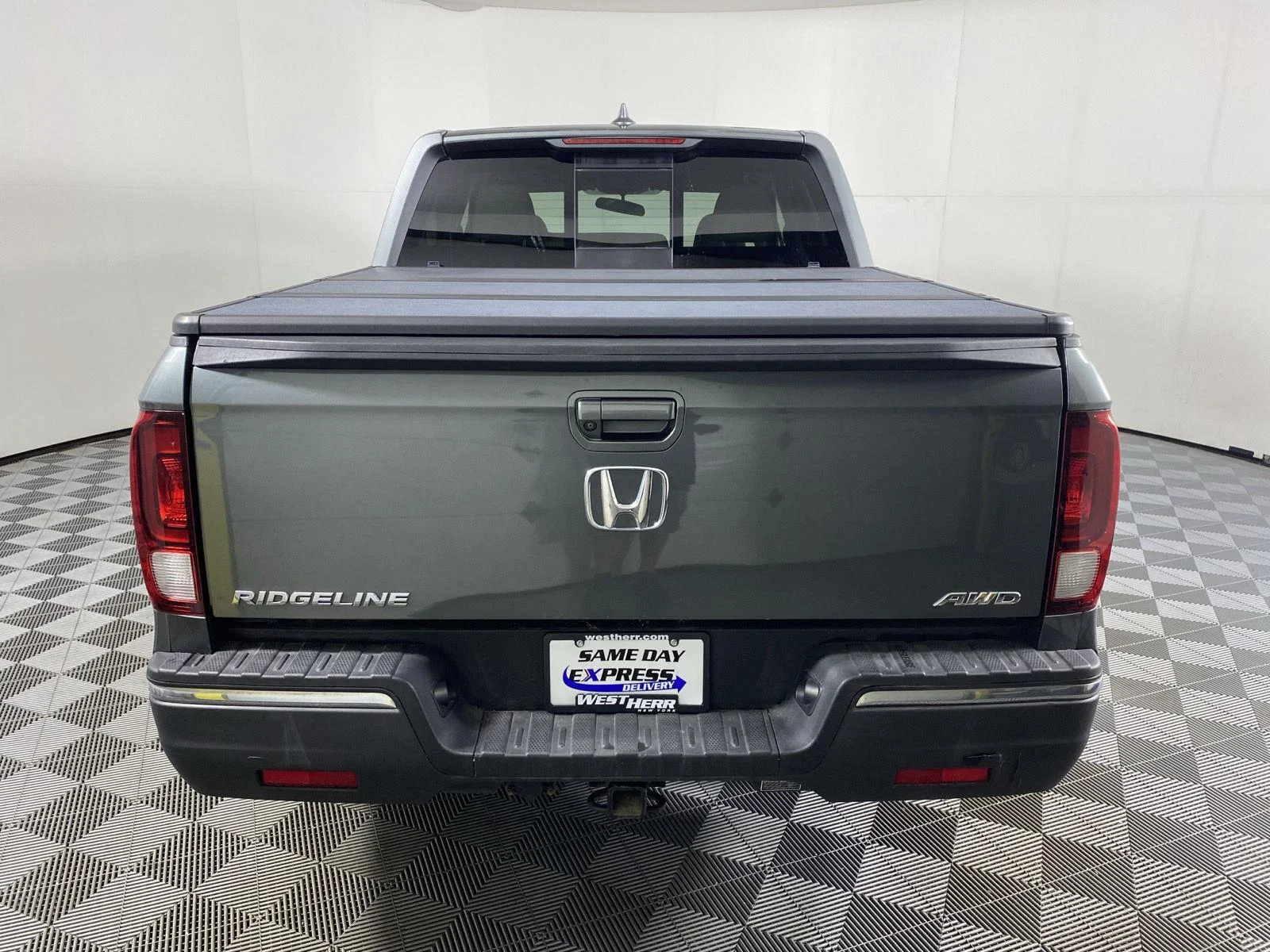 Used 2019 Forest Mist Metallic Honda RTL image 6