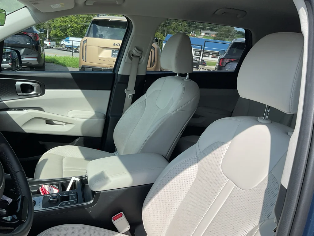 Used 2025 Mineral Blue Kia EX image 15