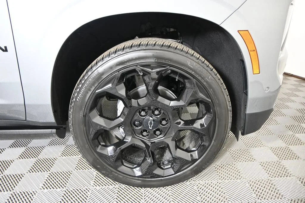2026 Chevrolet Suburban High Country - Photo 11