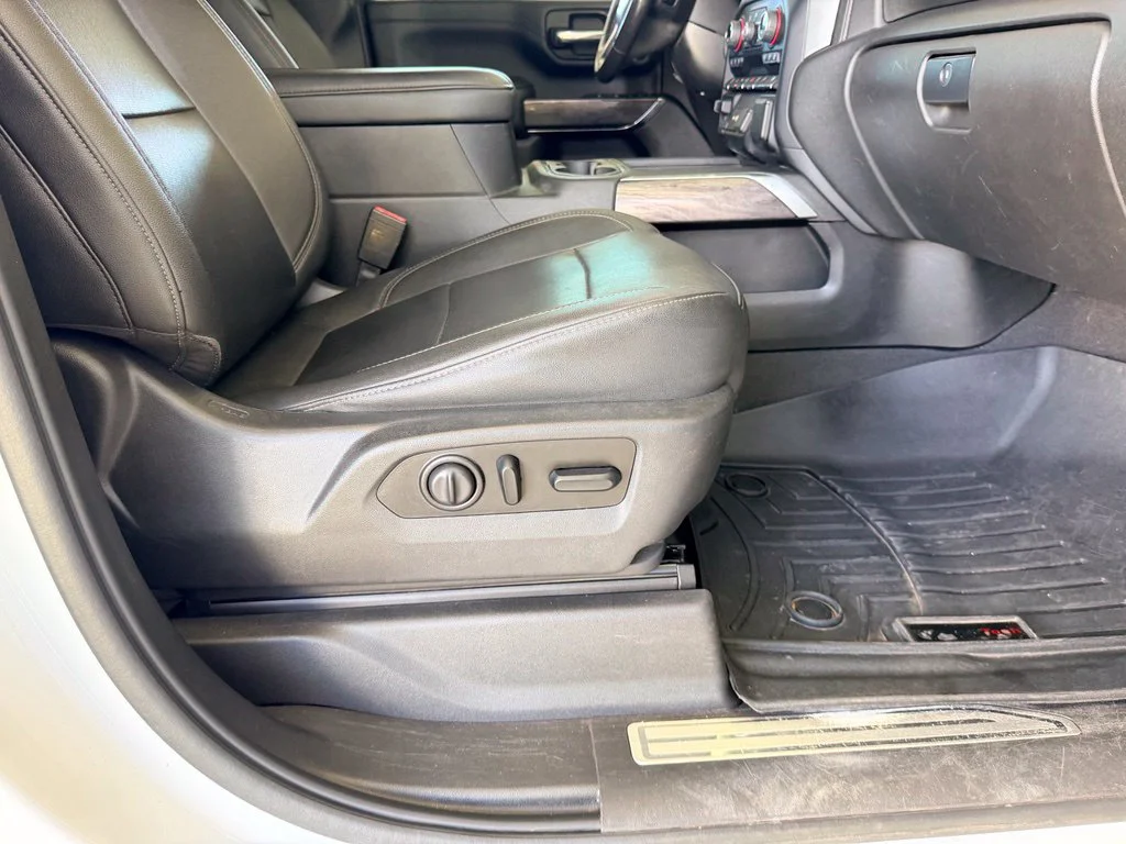 Used 2021 White Chevrolet LTZ image 39