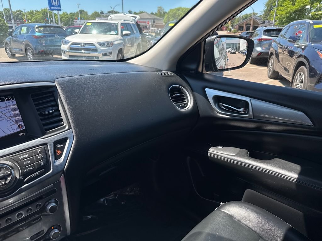 Used 2018 Black Nissan SL image 31