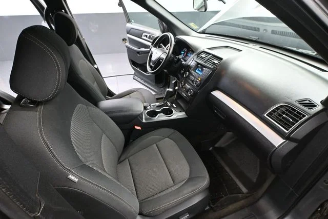 2017 Ford Explorer XLT - Photo 47