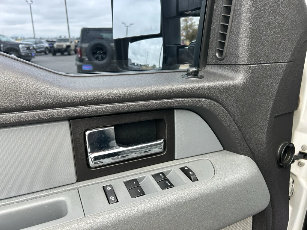 Used 2013 Oxford White Ford XLT image 7