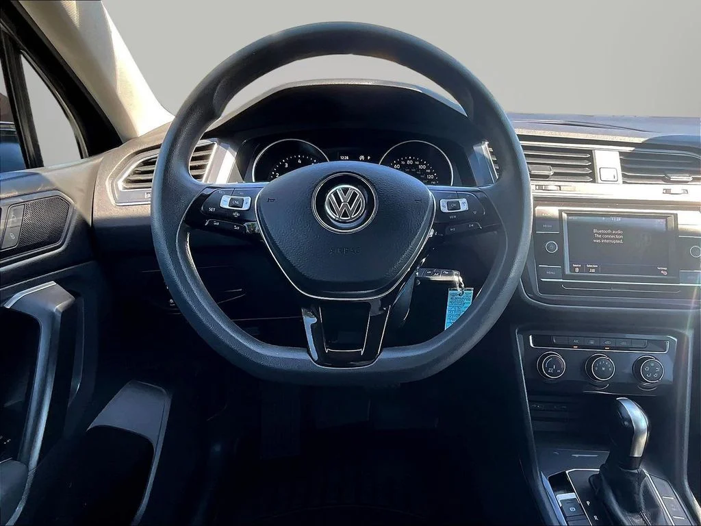 Used 2021 Deep Black Pearl Effect Volkswagen 2.0T S image 7