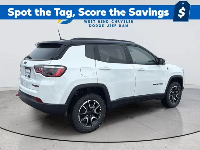 New 2026 Bright White Clear-Coat Exterior Paint Jeep Trailhawk image 5
