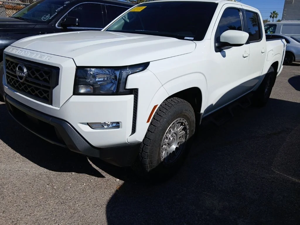 2024 Nissan Frontier SV Crew Cab 4X2 SWB's photo