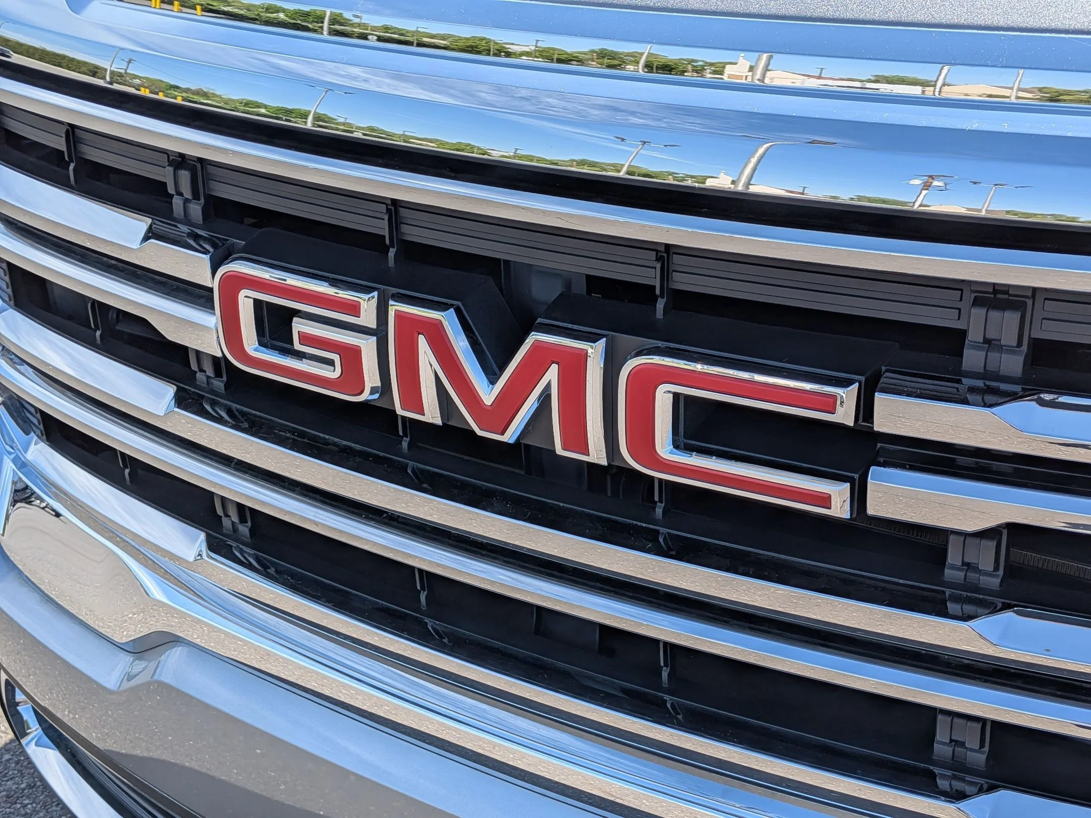 Used 2023 Sterling Metallic GMC SLE image 30