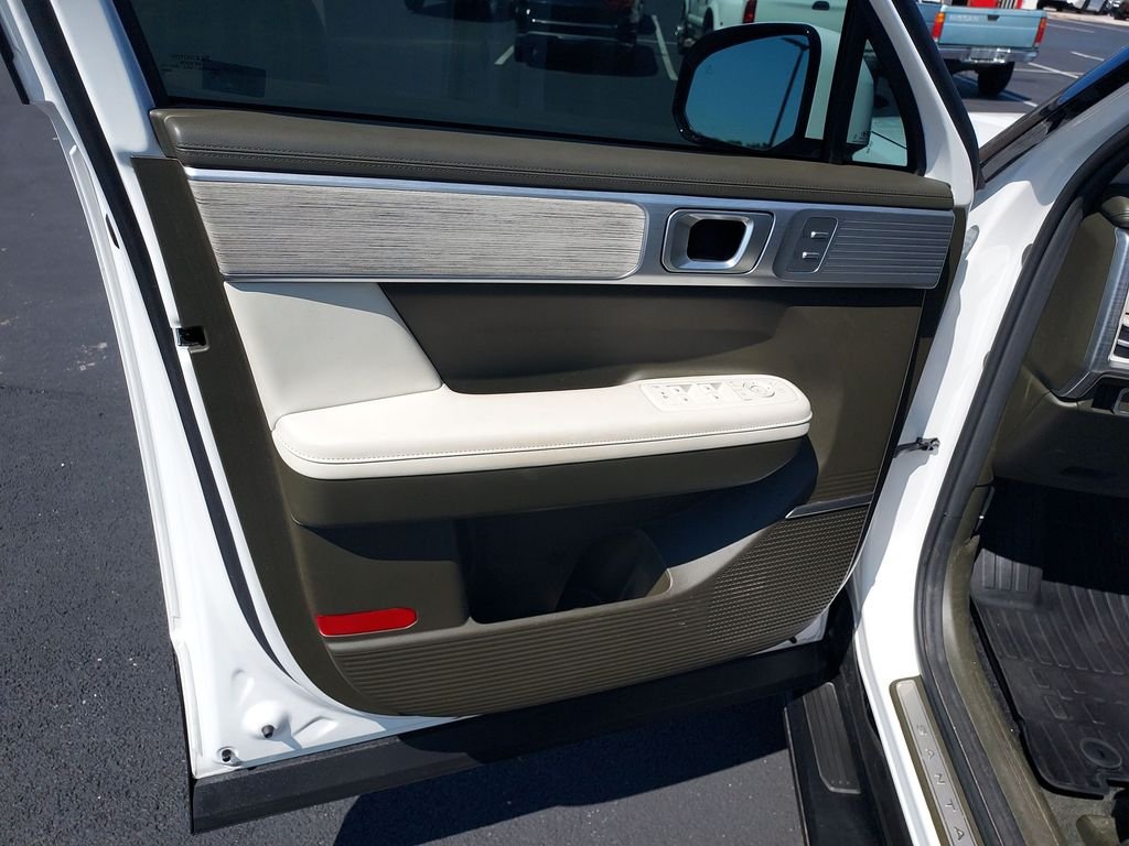 Used 2025 White Hyundai Calligraphy image 12