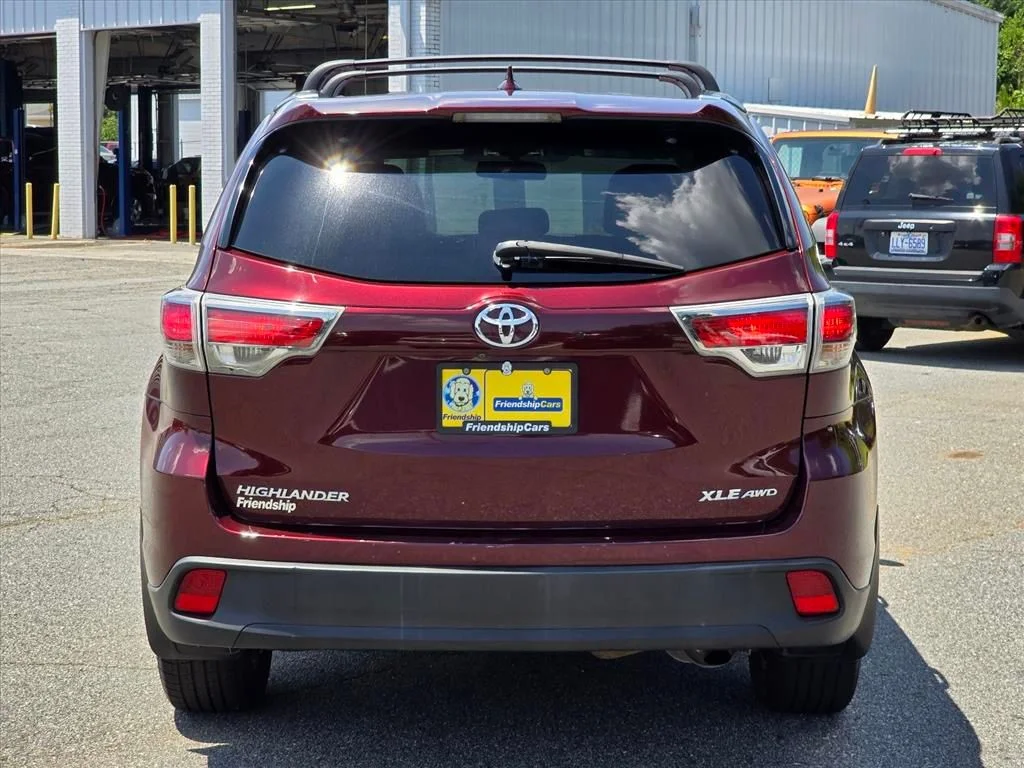 Used 2016  Toyota XLE V6 image 25