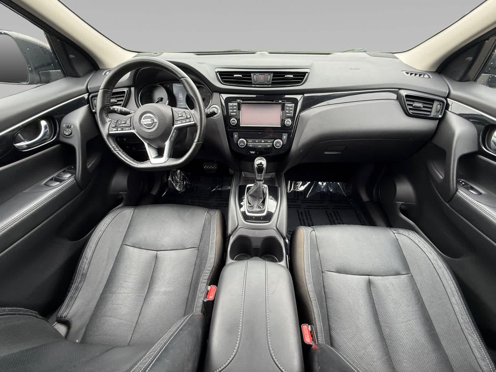 Used 2017 Gun Metallic Nissan SL image 21