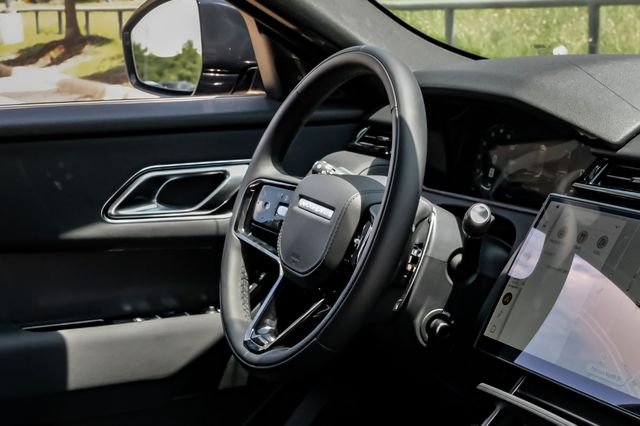 Certified Used 2025 Black Land Rover Dynamic SE image 19