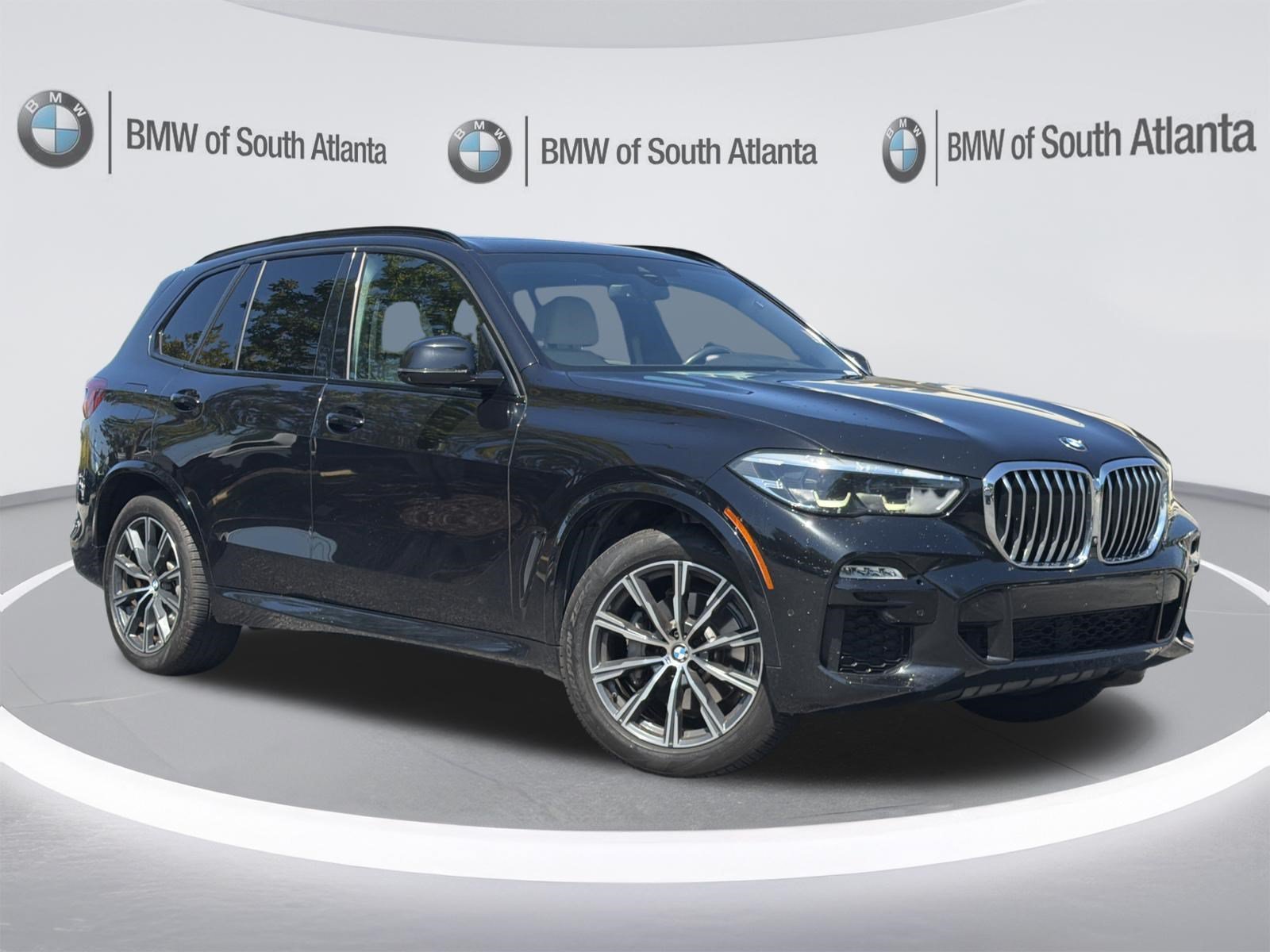 Used 2020 Black Sapphire Metallic BMW sDrive40i image 2
