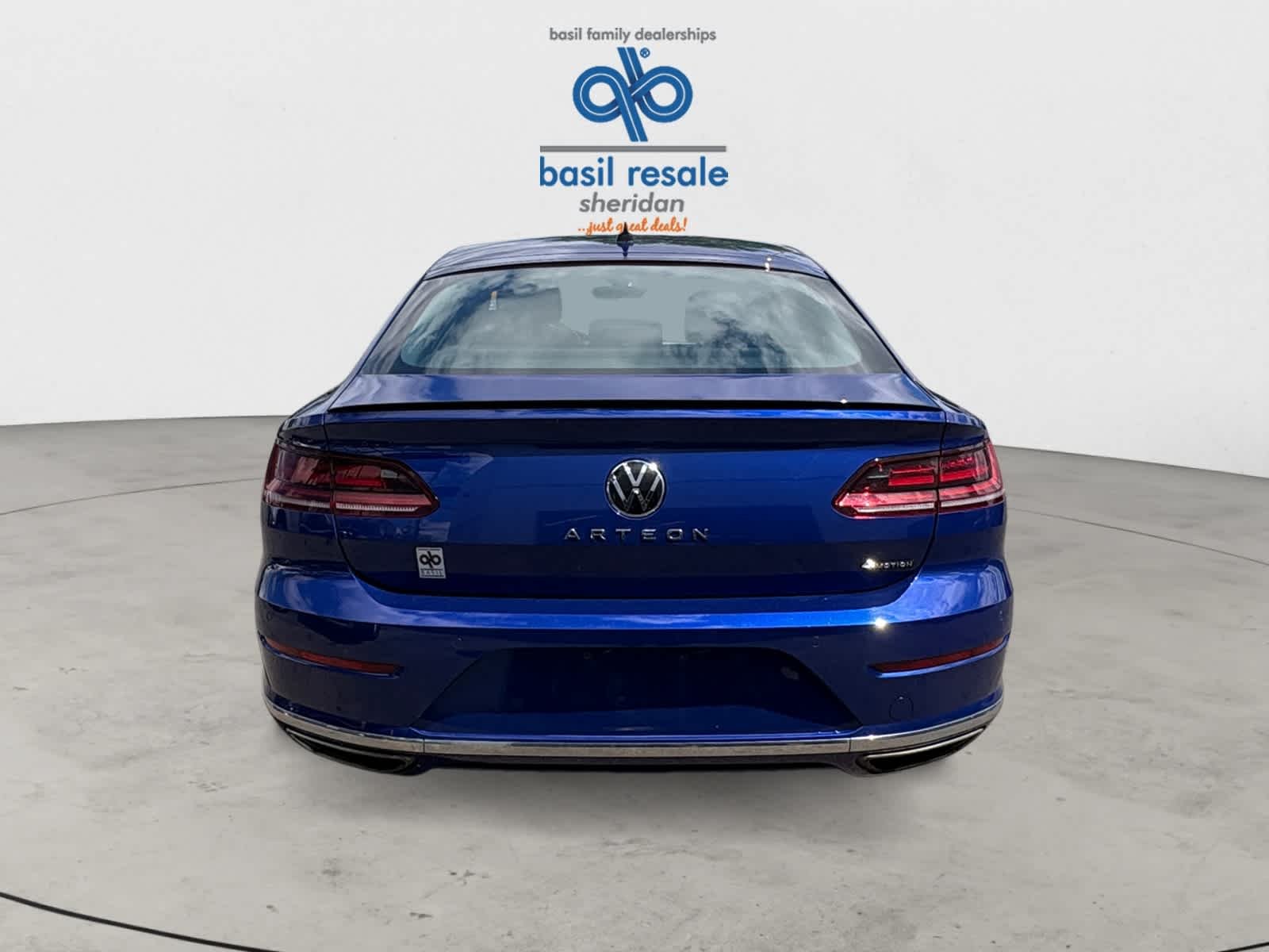 Used 2021 Lapiz Blue Metallic Volkswagen SEL R-Line image 5