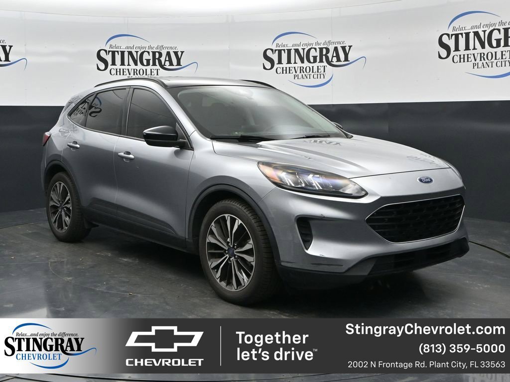 Used 2022 Silver Ford SE image 1