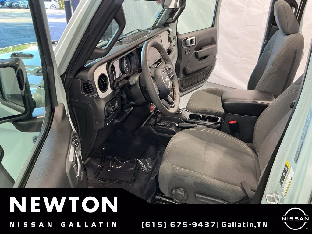 Used 2024 Earl Clearcoat Jeep Willys 4xe image 6