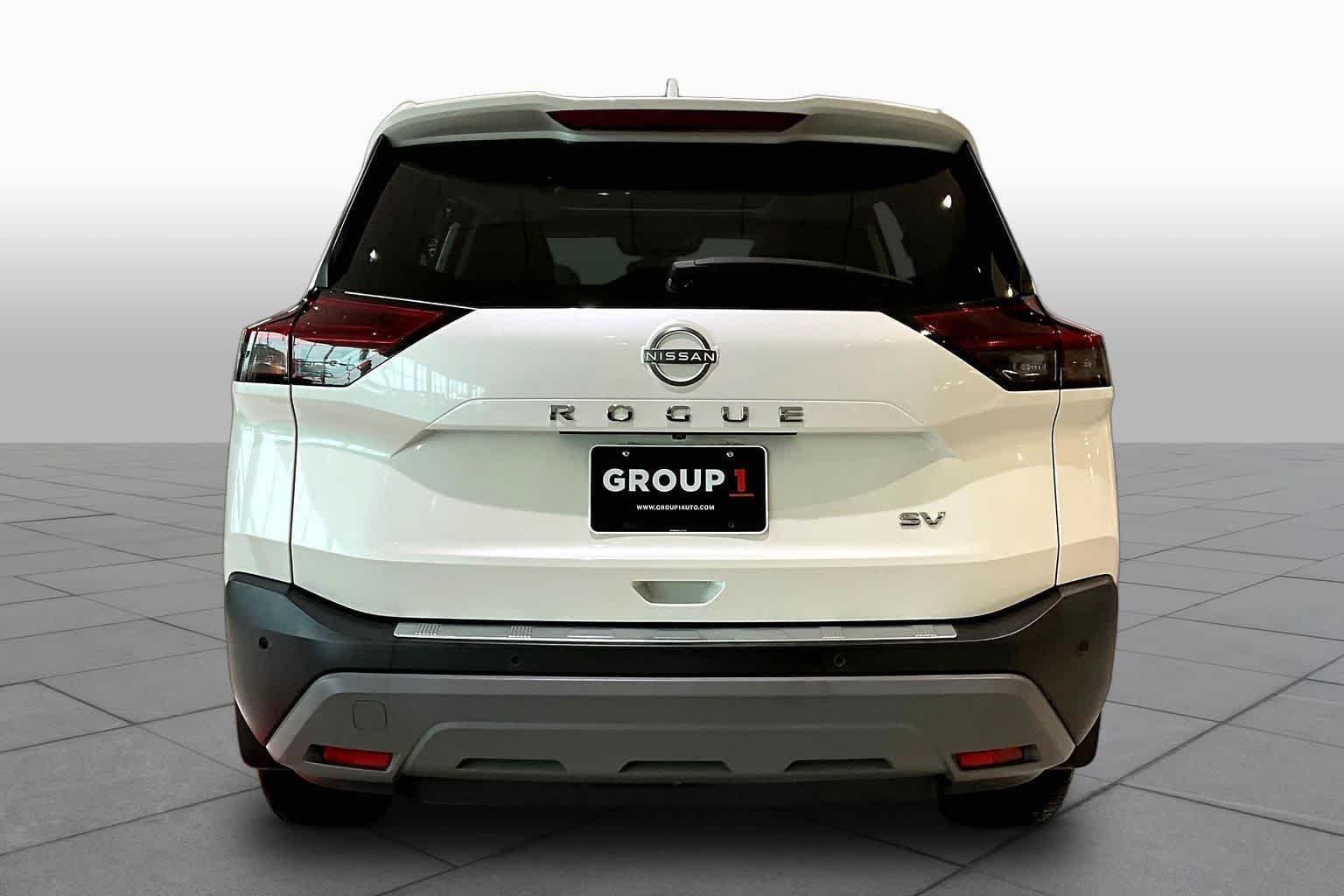 Used 2023 Pearl White Tricoat Nissan SV image 5