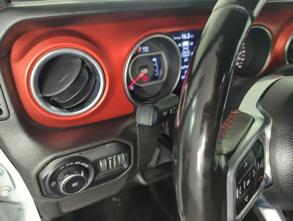 Used 2019 White Jeep Unlimited Rubicon image 20