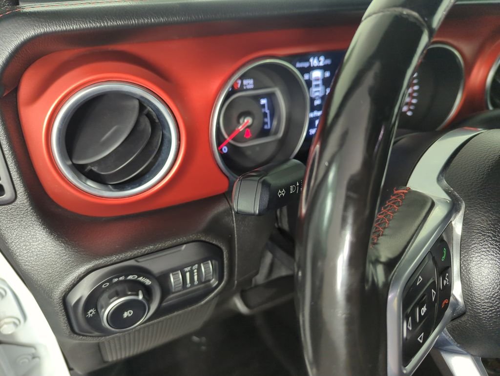 Used 2019 White Jeep Unlimited Rubicon image 20