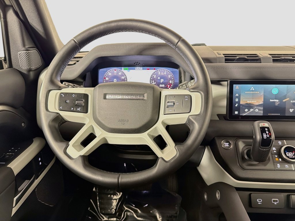 Used 2023 Silver Land Rover S image 23