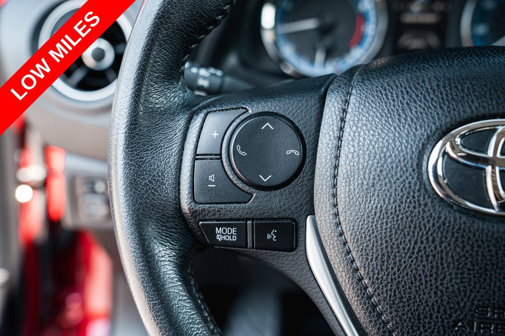 Used 2019 Barcelona Red Metallic Toyota SE image 15
