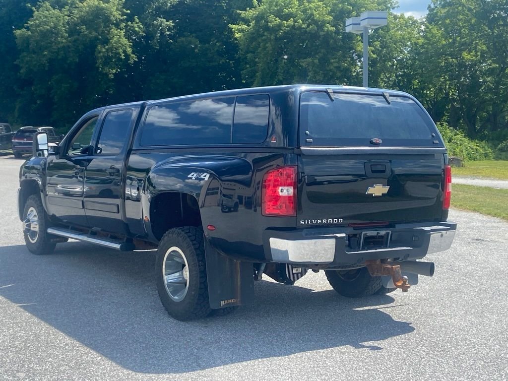 Used 2008 Black Chevrolet LTZ image 5