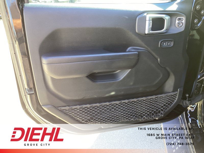 Used 2021 Black Jeep Mojave image 18