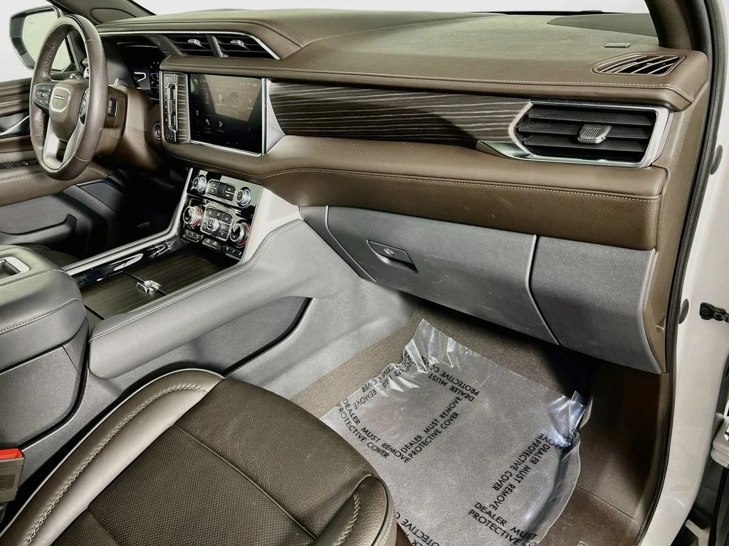 Used 2023 White GMC Denali image 32