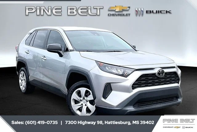 2022 Toyota RAV4 LE FWD's photo