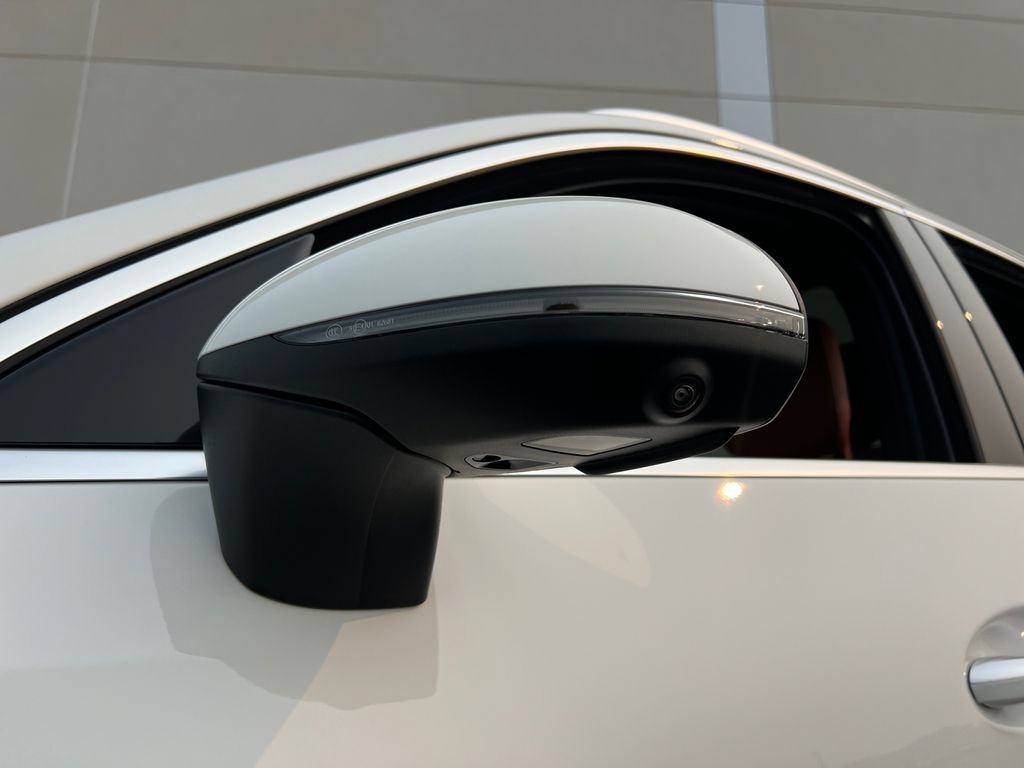 New 2026 Polar White Mercedes-Benz GLC 300 image 67