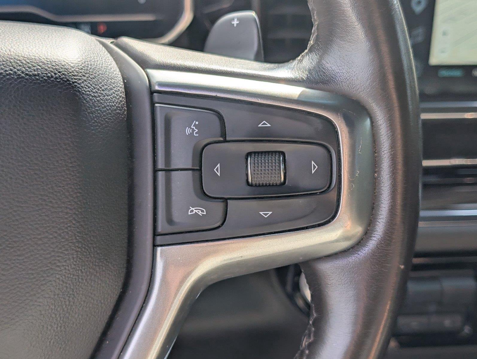 Used 2023 SUMMIT WHITE Chevrolet LT image 29