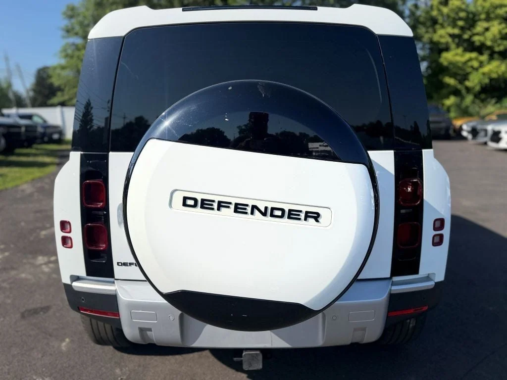 Used 2024 Fuji White Land Rover 110 P300 S w/ Air Suspension, Black Exterior Pkg & Tow Hitch image 4