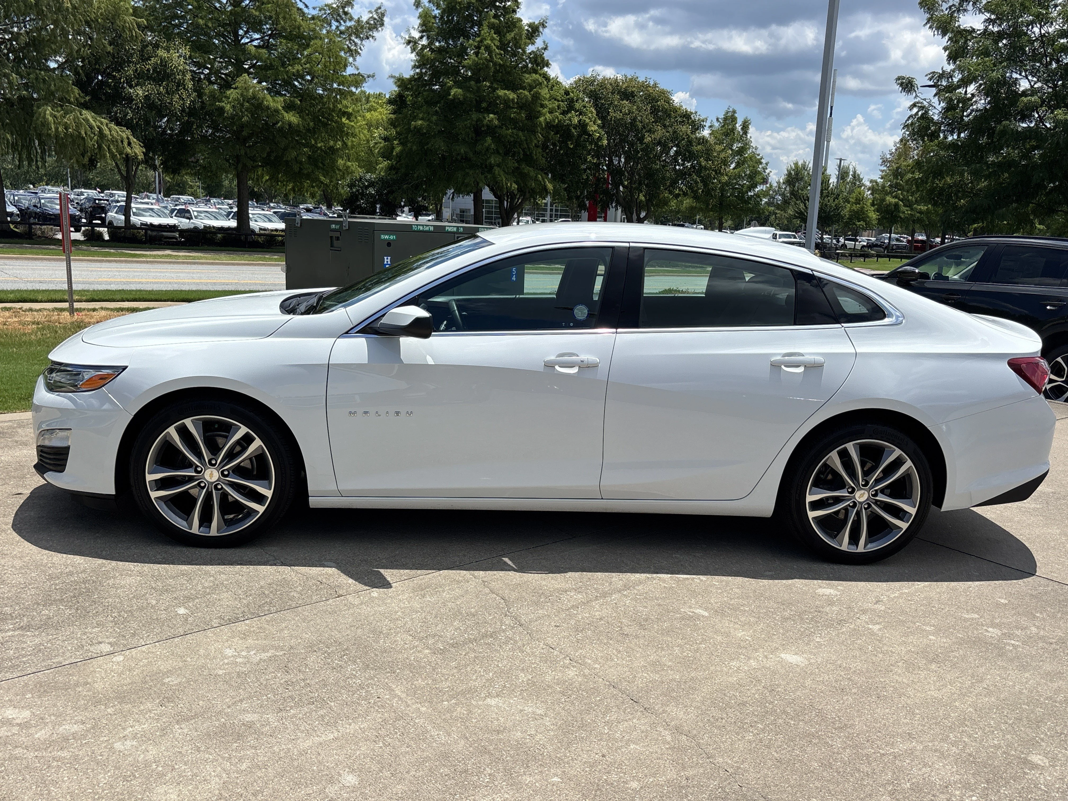 Used 2023 Summit White Chevrolet LT image 10