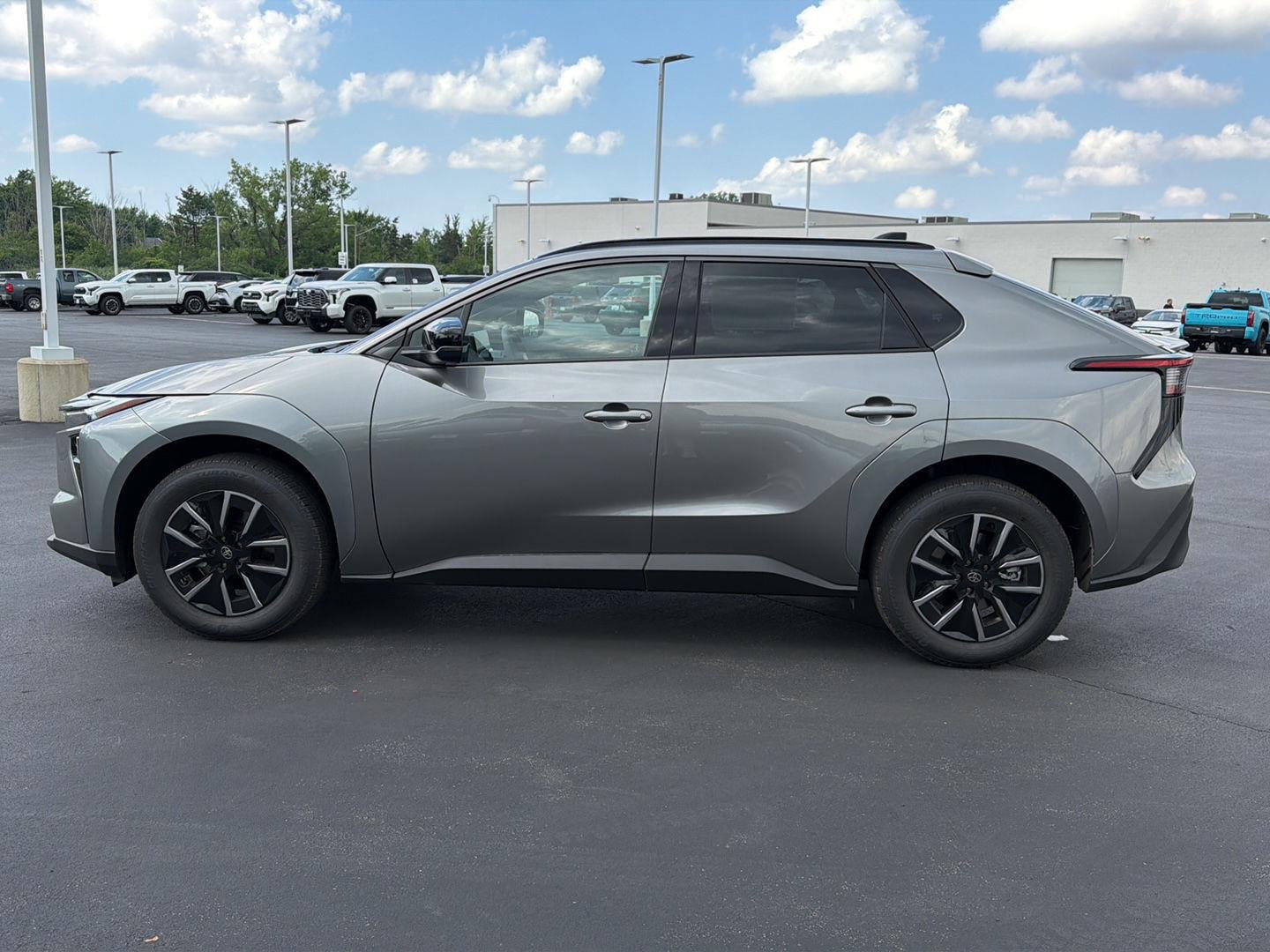 2026 Toyota bZ XLE - Photo 11