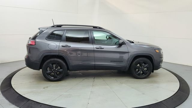 Used 2019 Gray Jeep Latitude Plus image 11