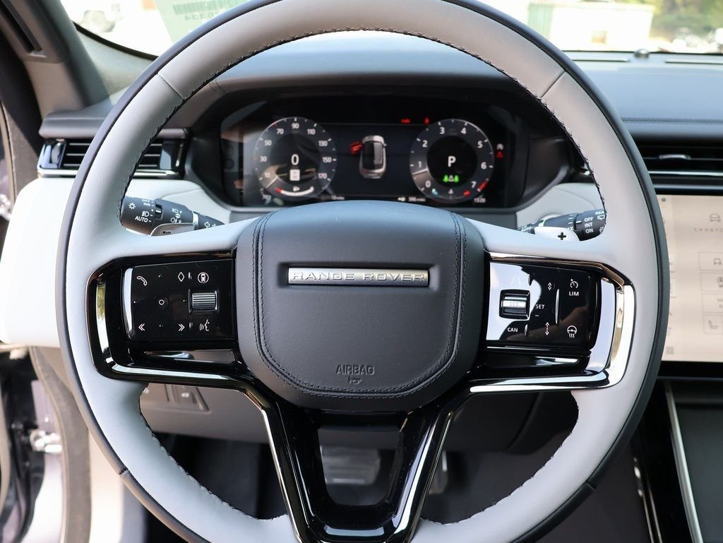 Used 2026 Varesine Blue Metallic Land Rover Dynamic SE image 31