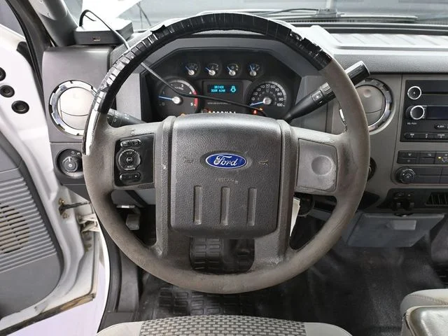 2011 Ford F-350 Super Duty XLT - Photo 24