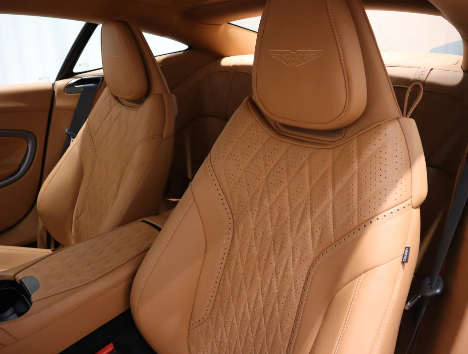 Used 2024 Zenith White Aston Martin Coupe image 18