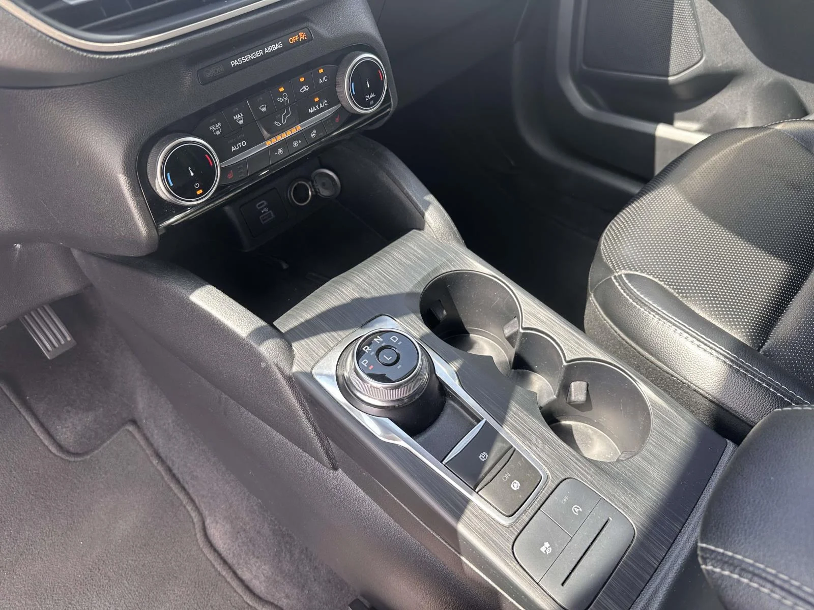 Used 2022 Black Ford SEL image 19
