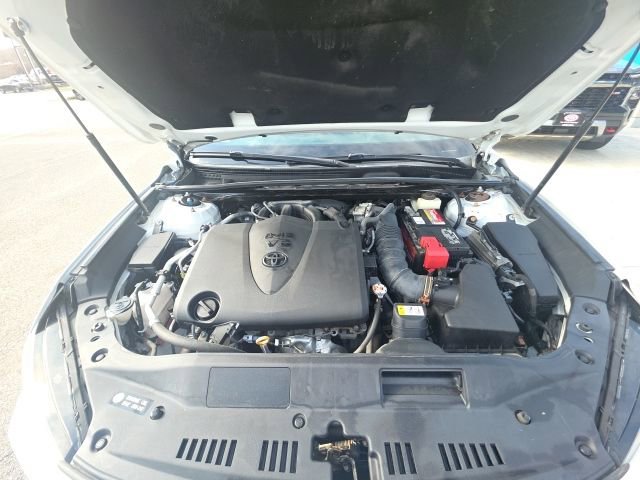 Used 2019 White Toyota XLE image 33