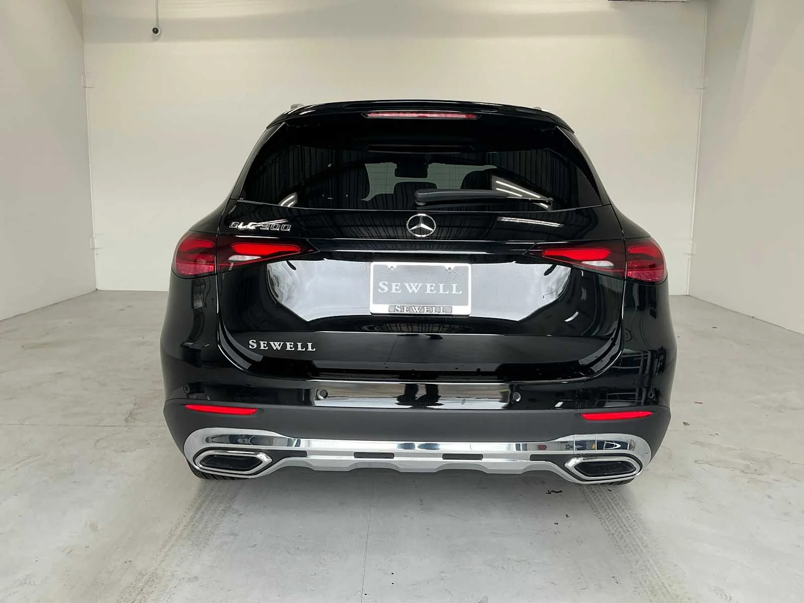 Certified Used 2026 Obsidian Black Metallic Mercedes-Benz GLC 300 image 7