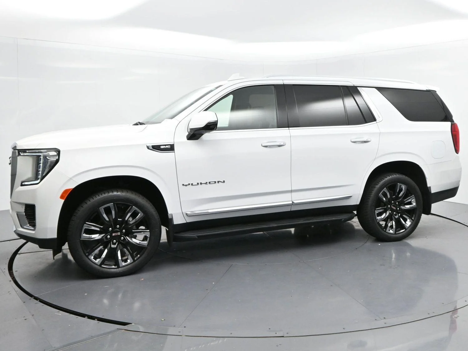 Used 2021 Summit White GMC SLT image 4