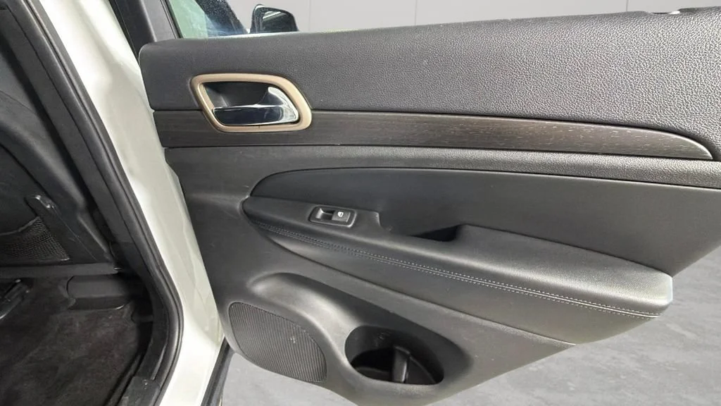 Used 2017 White Jeep Laredo image 30