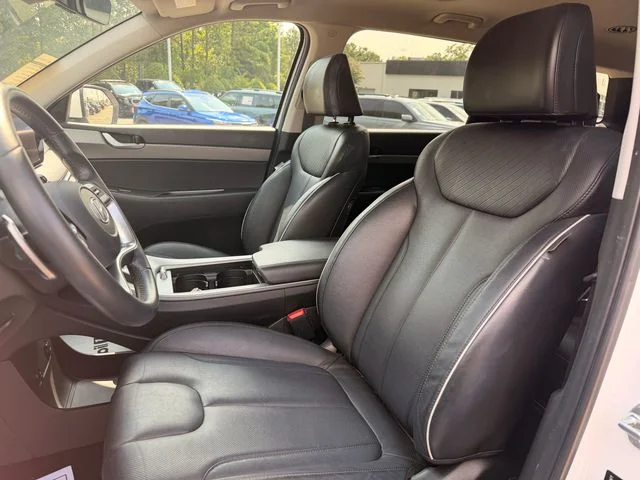 Used 2023 White Hyundai SEL image 11