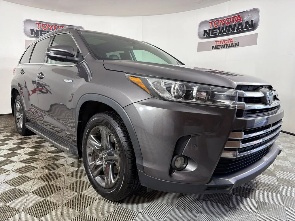 2017 Toyota Highlander Limited Platinum Hybrid 4x4's photo