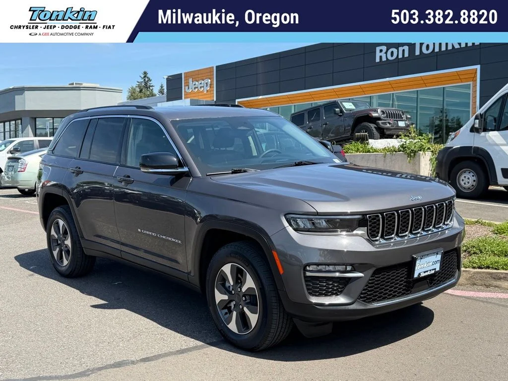 2022 Jeep Grand Cherokee 4xe 4x4's photo