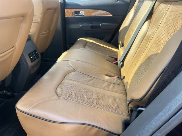 Used 2015 Brown Lincoln Base image 21