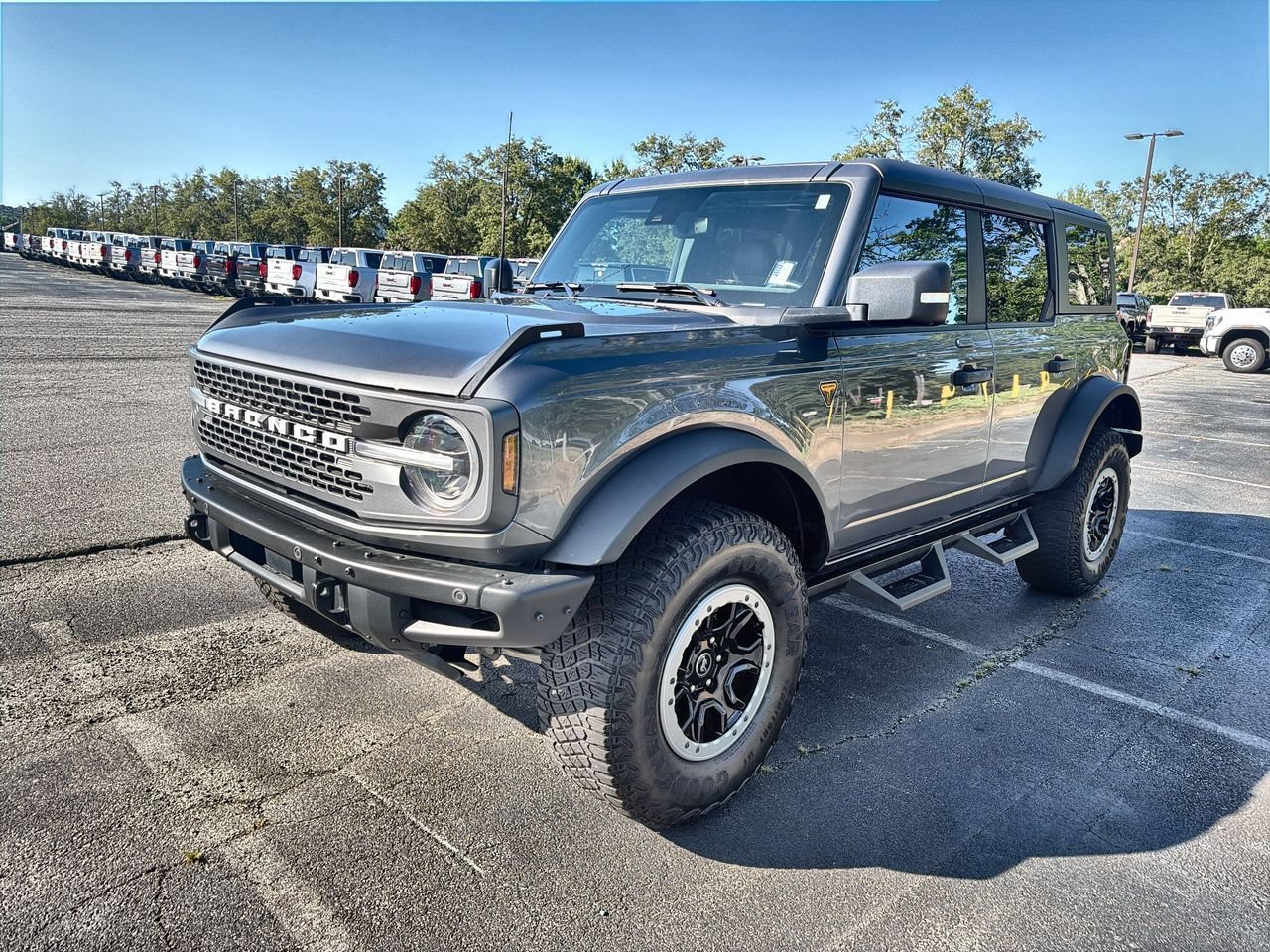 Used 2023 Gray Ford Badlands image 4